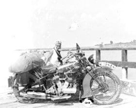 Halina Korolec-Bujakowska i motor